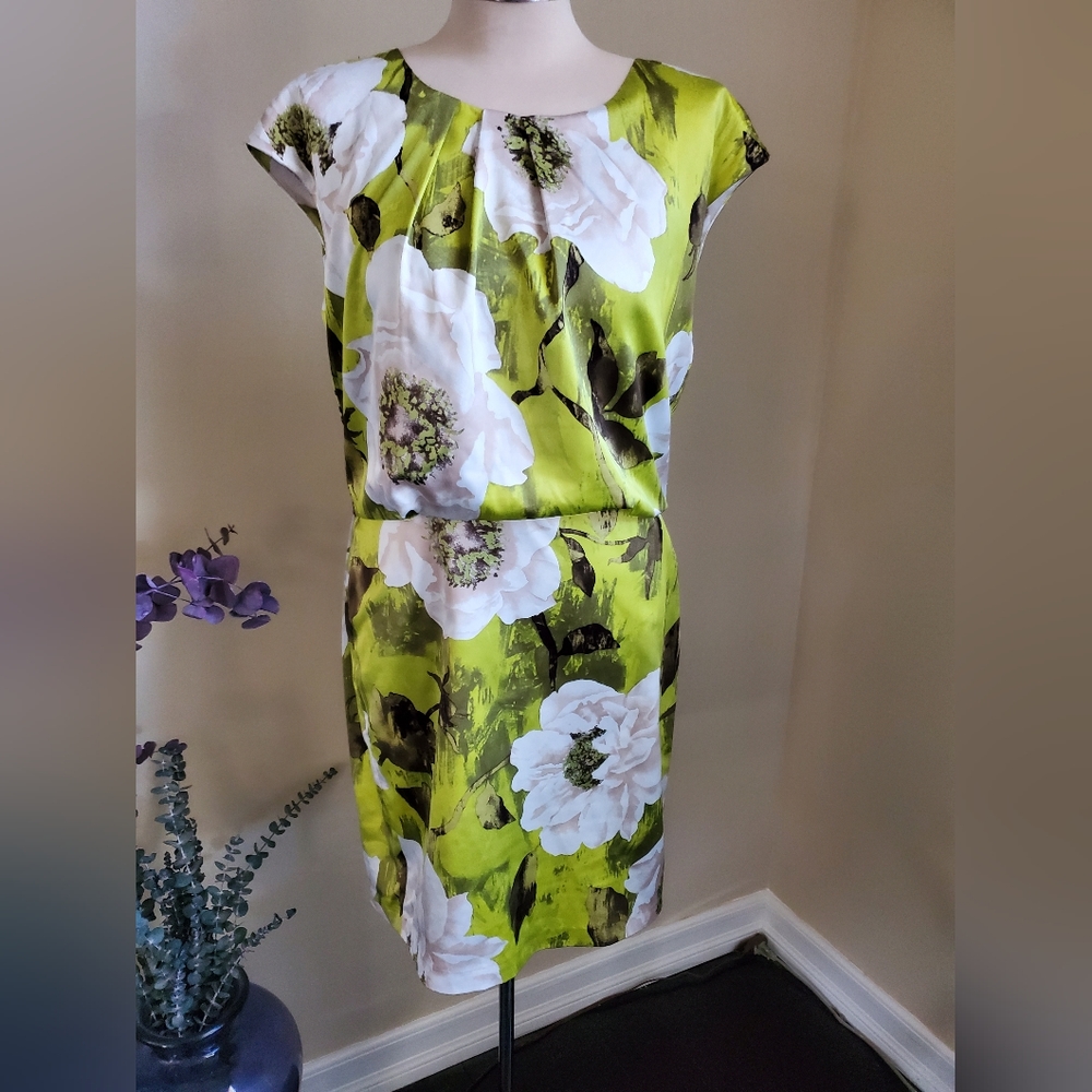 JONES NEW YORK large flower dress size 6